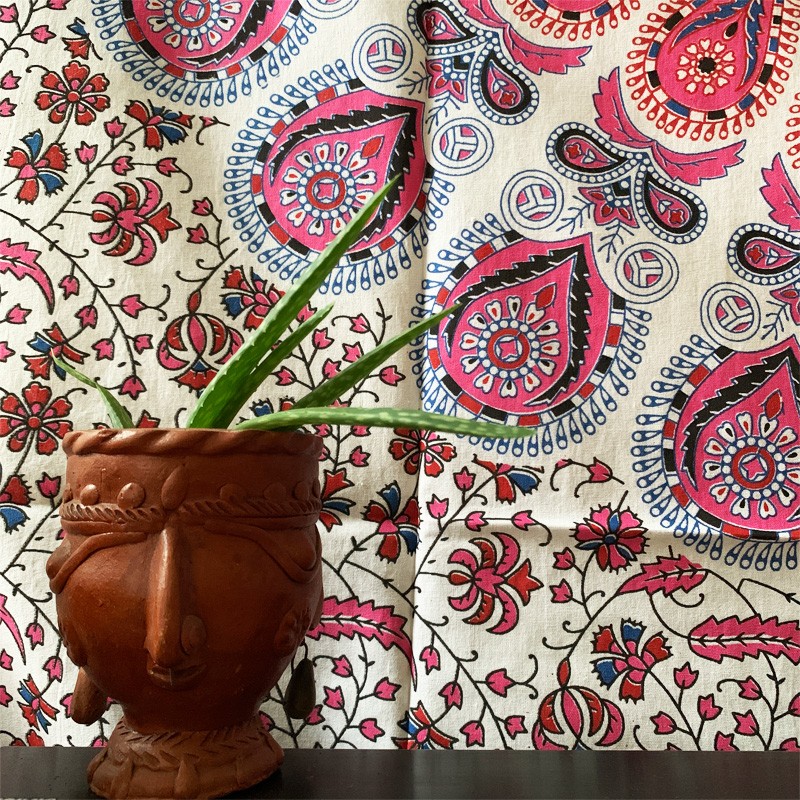 Mandala Tapestry - Peaceful Garden (Pink)